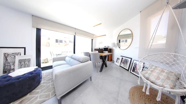 3 slaapkamer Rijtjeshuis te koop in Fuengirola met zwembad garage - € 532.000 (Ref: 9452068)