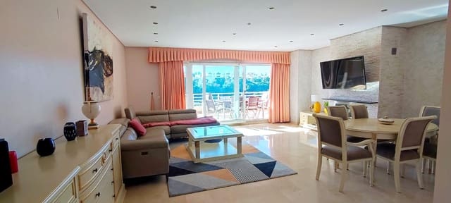 Ático de 3 habitaciones en Nueva Torrequebrada, Benalmádena en alquiler con piscina garaje - 1.850 € (Ref: 9465581)