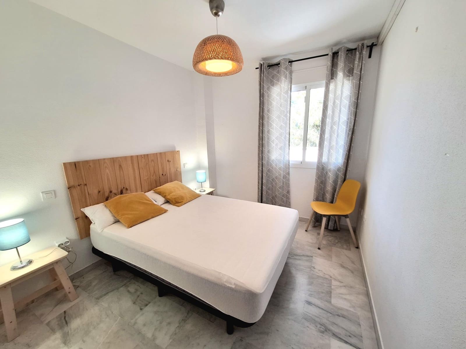 2 makuuhuone Huoneisto vuokrattavana paikassa Torrequebrada mukana uima-altaan 
autotalli - 1 400 € (Ref: 9465582)