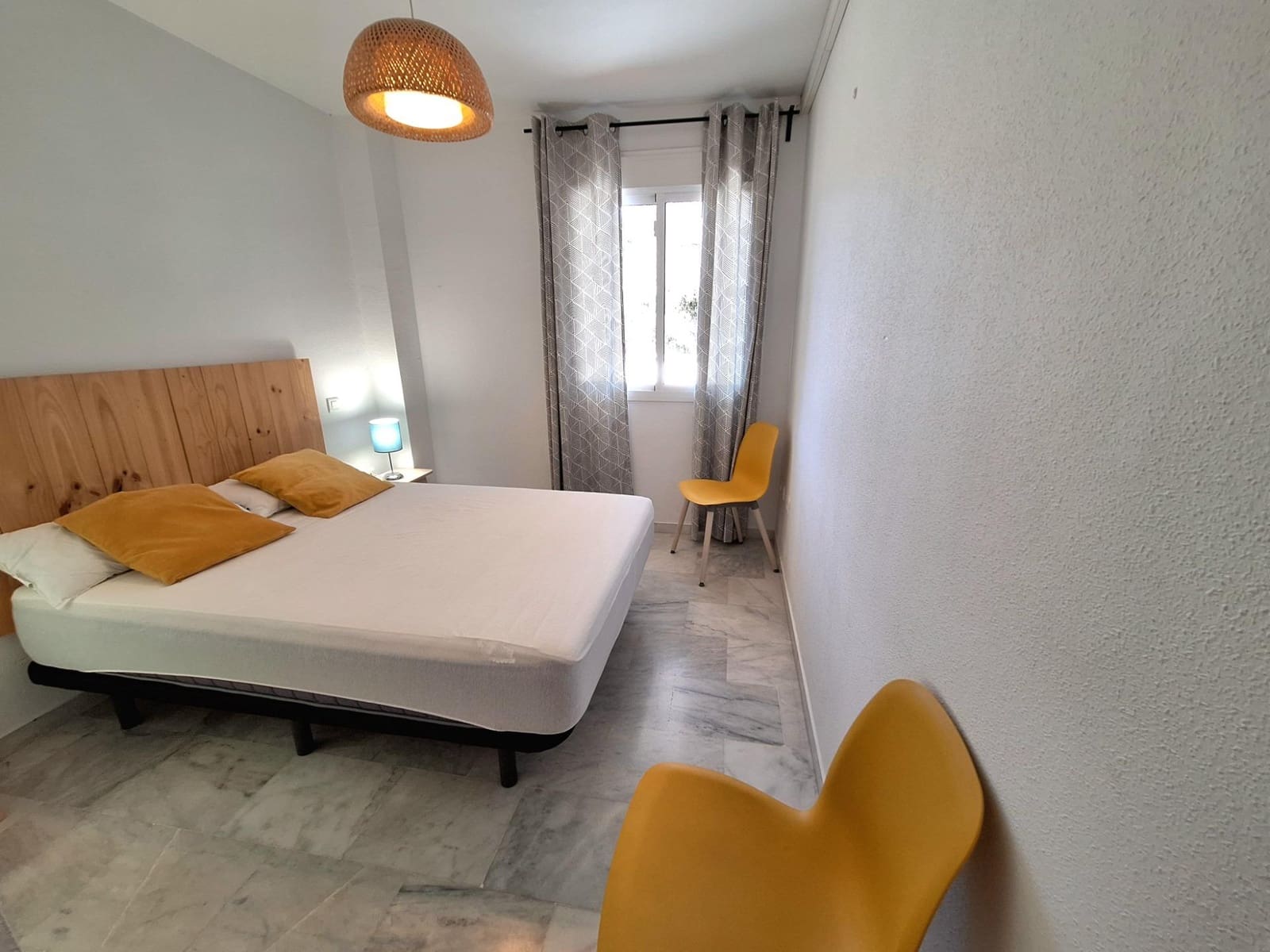 2 makuuhuone Huoneisto vuokrattavana paikassa Torrequebrada mukana uima-altaan 
autotalli - 1 400 € (Ref: 9465582)