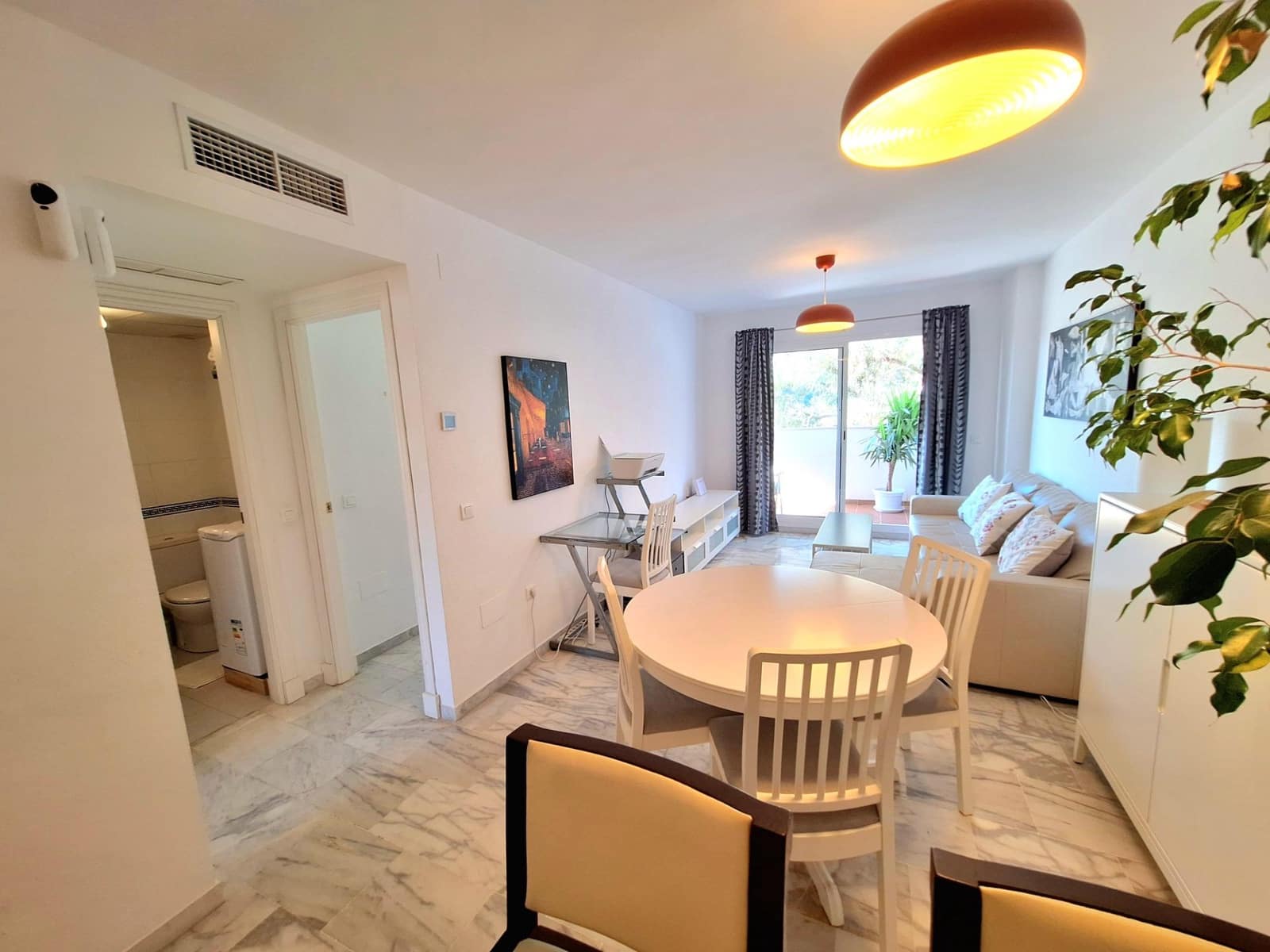 2 makuuhuone Huoneisto vuokrattavana paikassa Torrequebrada mukana uima-altaan 
autotalli - 1 400 € (Ref: 9465582)