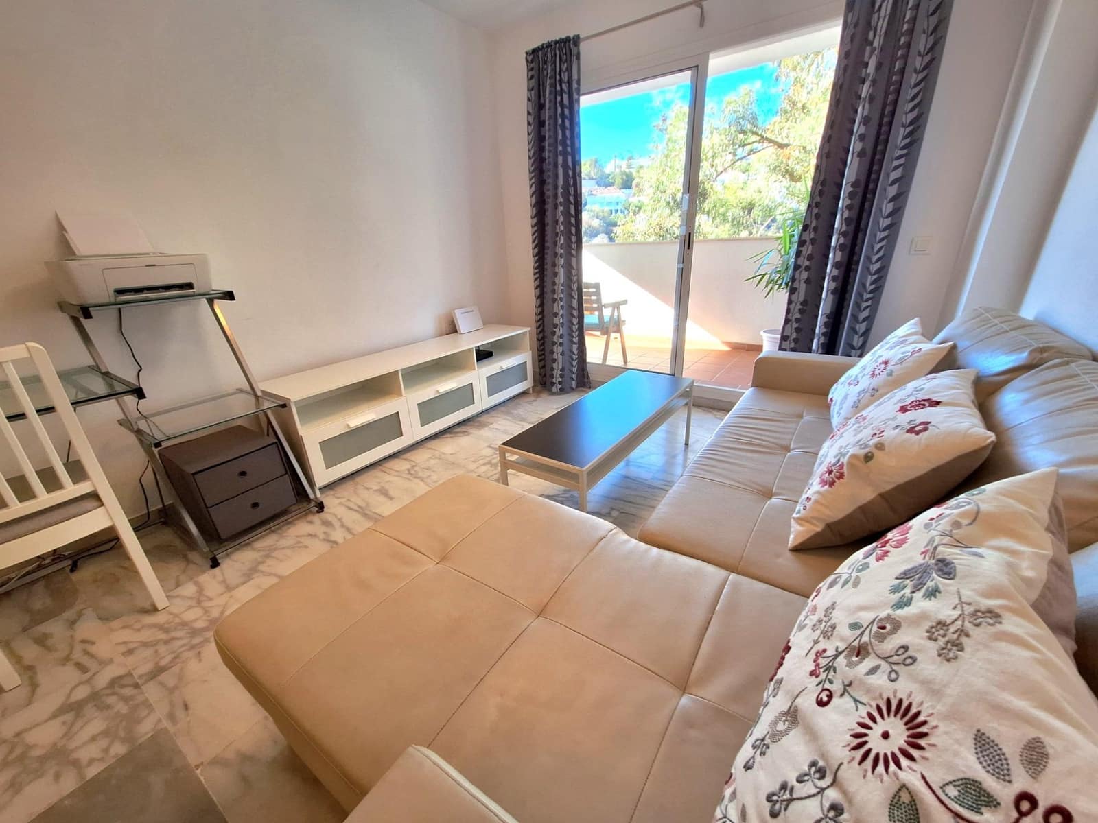 2 makuuhuone Huoneisto vuokrattavana paikassa Torrequebrada mukana uima-altaan 
autotalli - 1 400 € (Ref: 9465582)