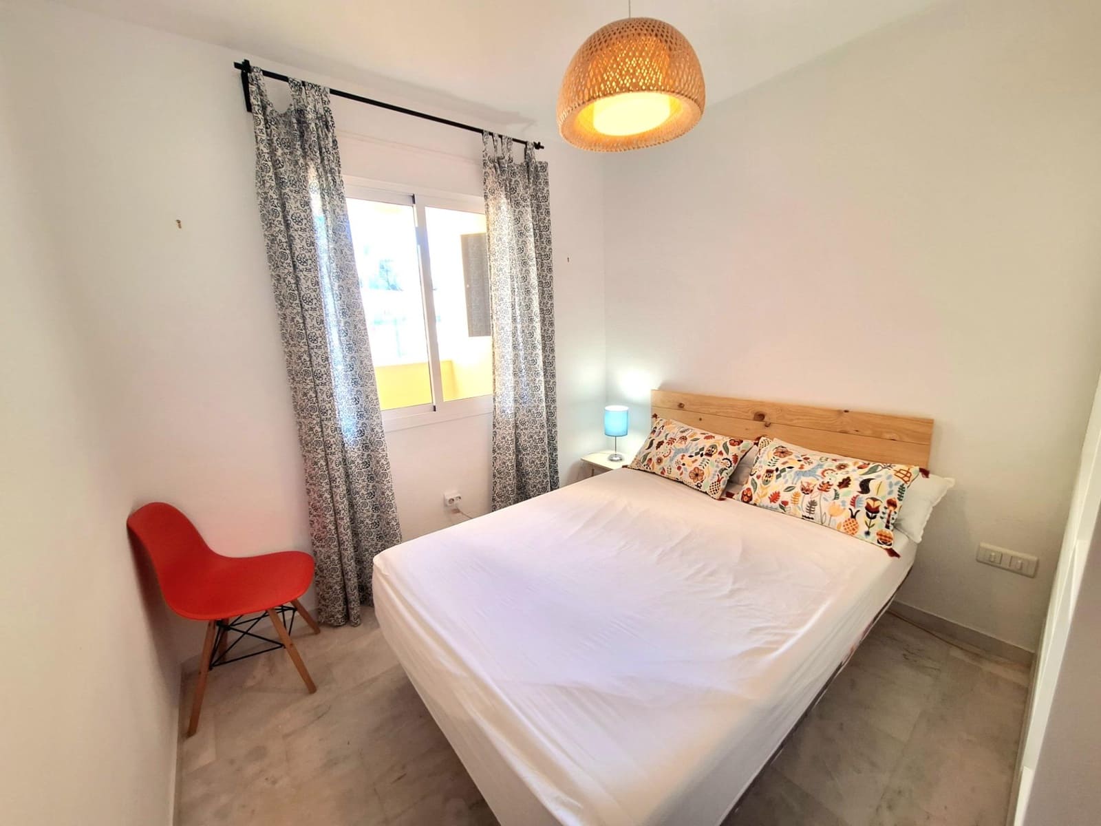 2 makuuhuone Huoneisto vuokrattavana paikassa Torrequebrada mukana uima-altaan 
autotalli - 1 400 € (Ref: 9465582)