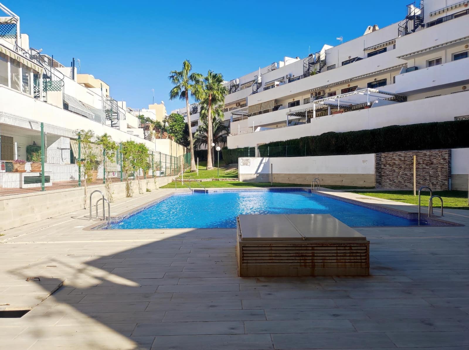 2 makuuhuone Huoneisto vuokrattavana paikassa Torrequebrada mukana uima-altaan 
autotalli - 1 400 € (Ref: 9465582)