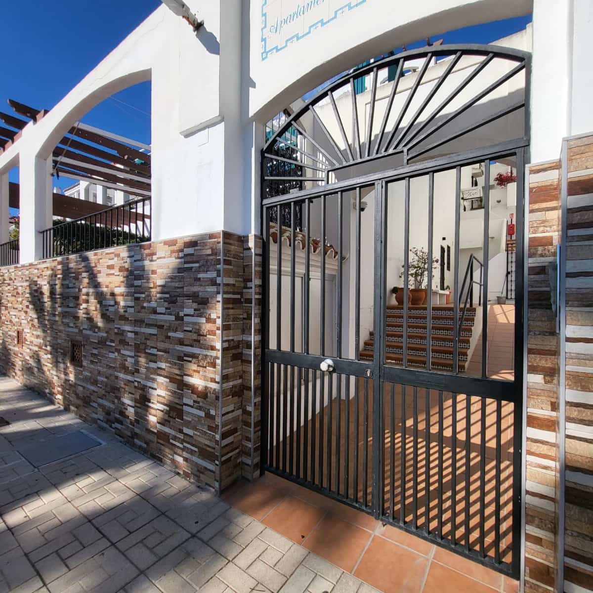 Apartamento de 2 habitaciones en Mijas en alquiler con piscina - 1.250 € (Ref: 9471198)