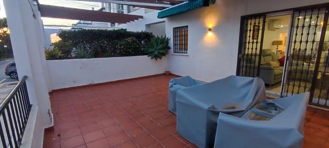 Apartamento de 2 habitaciones en Las Lagunas de Mijas, Mijas en alquiler con piscina - 1.250 € (Ref: 9471198)