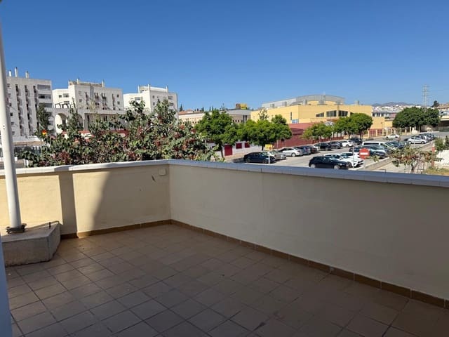 4 quarto Moradia em Banda para arrendar em Los Boliches , Fuengirola - 2 900 € (Ref: 9471199)
