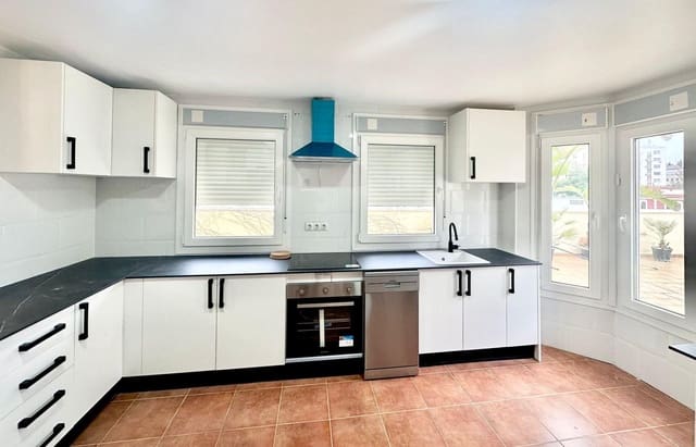 4 quarto Moradia em Banda para arrendar em Los Boliches , Fuengirola - 2 900 € (Ref: 9471199)