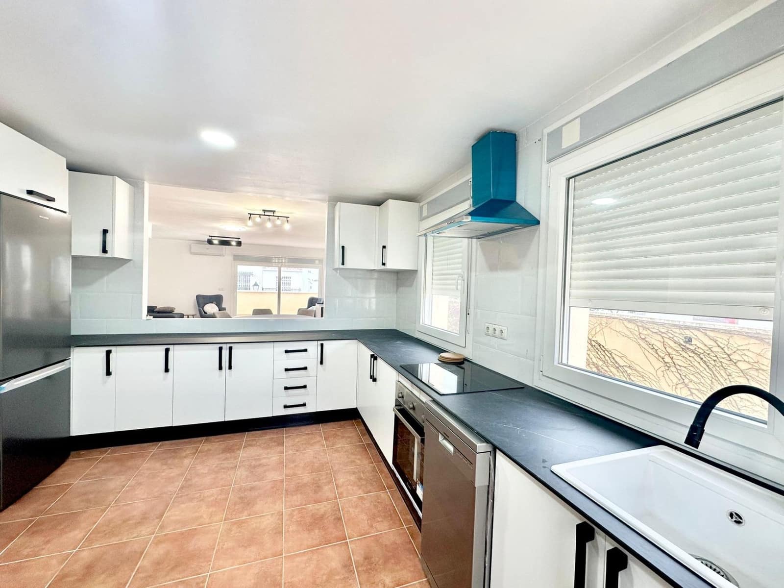 Villa/Maison Mitoyenne de 4 chambres à louer à Fuengirola avec piscine garage - 2 900 € (Ref: 9471199)