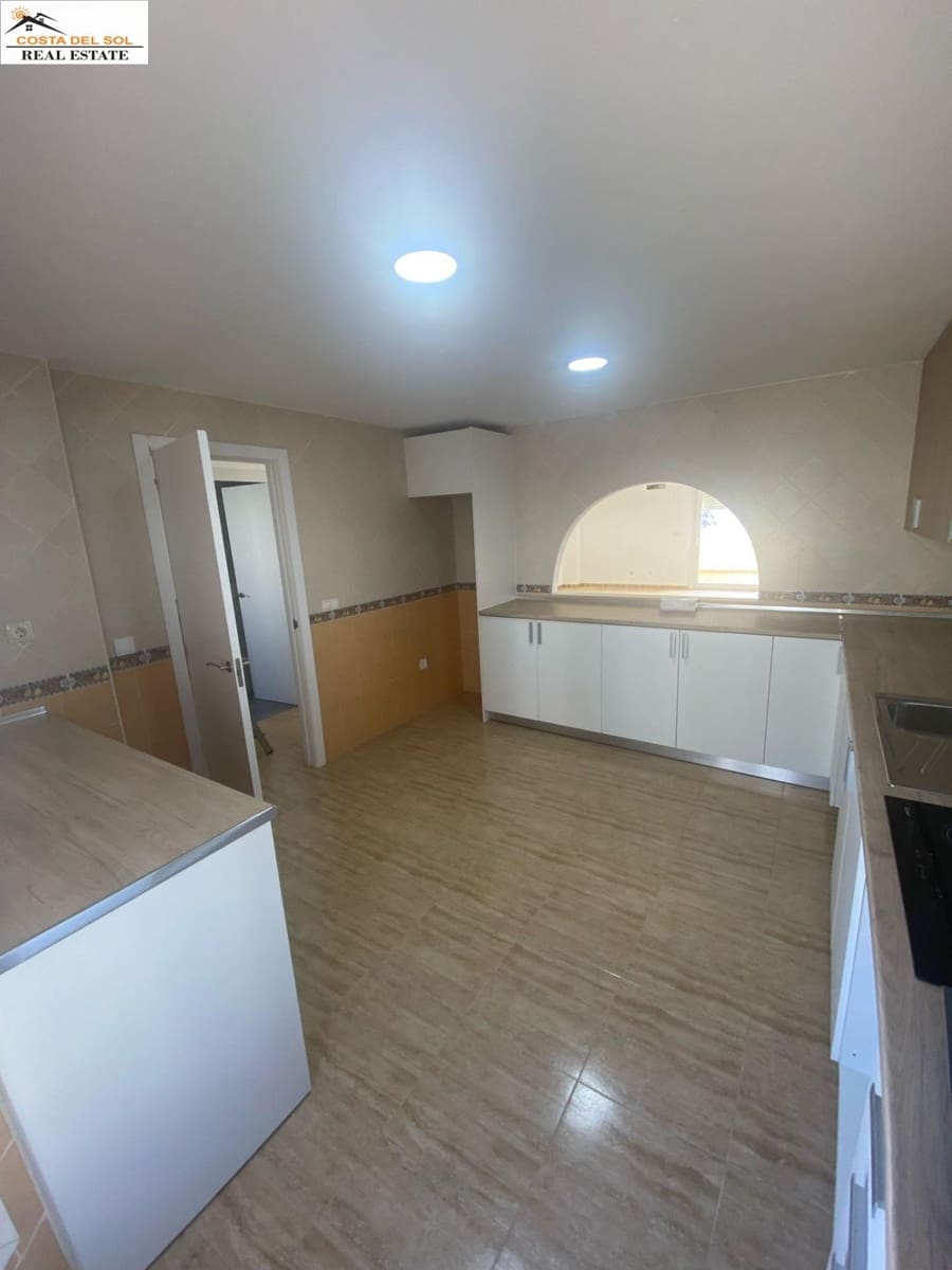 4 bedroom Terraced Villa for sale in Fuengirola with pool garage - € 470,000 (Ref: 9494538)