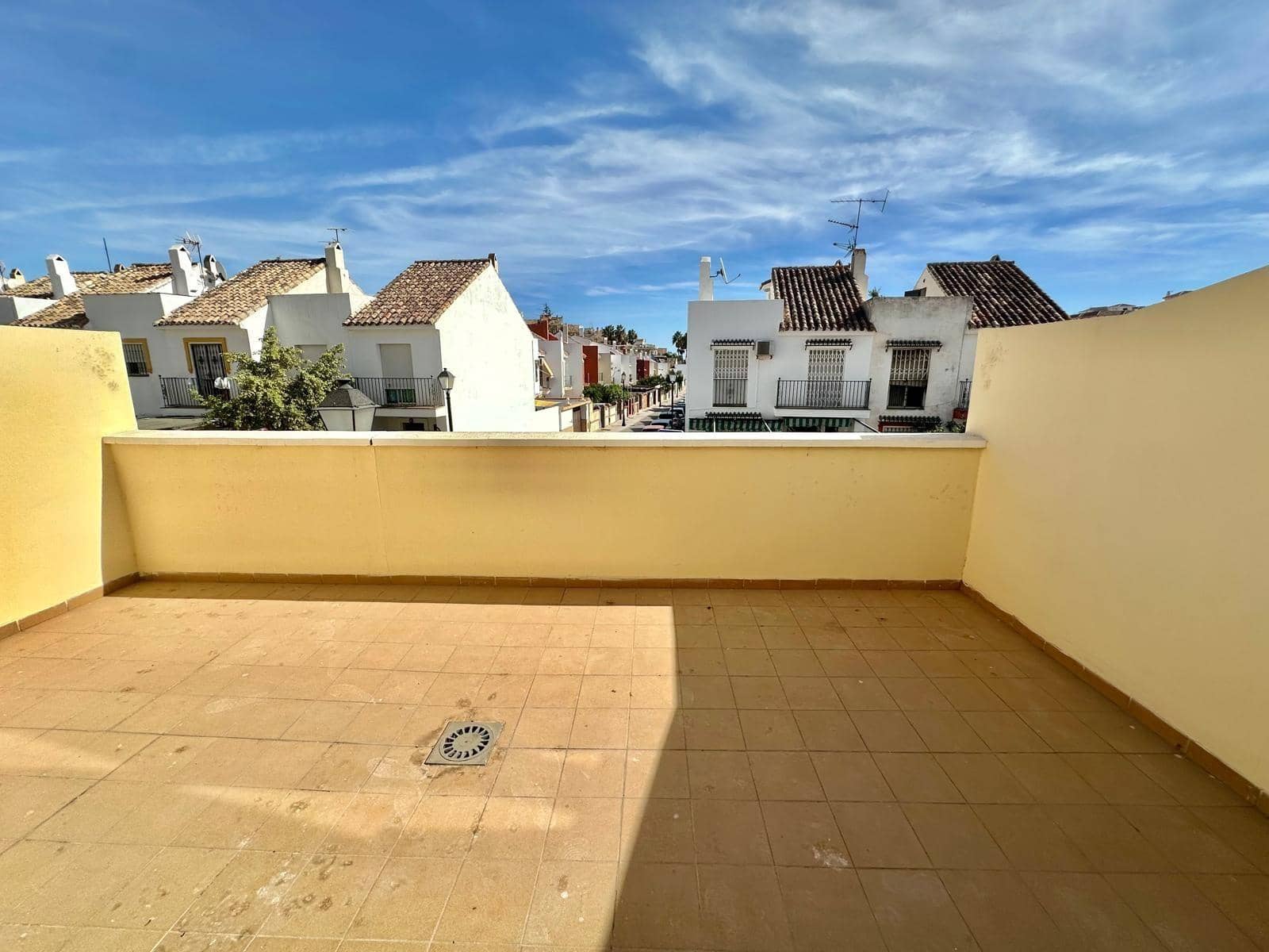 4 makuuhuone Rivitalo myytävänä paikassa Fuengirola mukana uima-altaan 
autotalli - 465 000 € (Ref: 9494538)