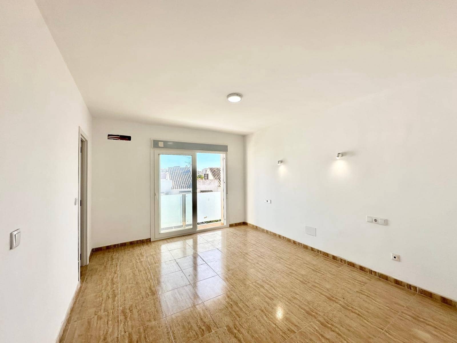 4 makuuhuone Rivitalo myytävänä paikassa Fuengirola mukana uima-altaan 
autotalli - 465 000 € (Ref: 9494538)