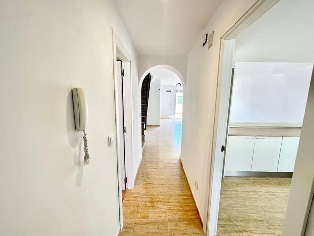 4 quarto Moradia em Banda para venda em Los Boliches , Fuengirola com piscina garagem - 465 000 € (Ref: 9494538)