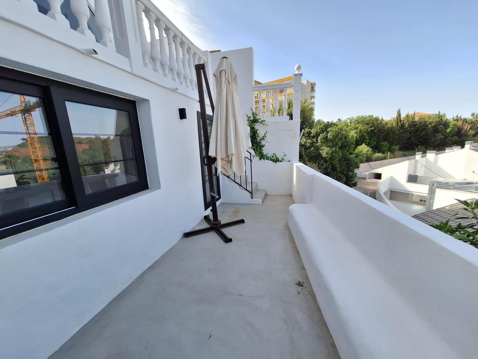 2 bedroom Townhouse for sale in Fuengirola with pool - € 426,000 (Ref: 9536771)