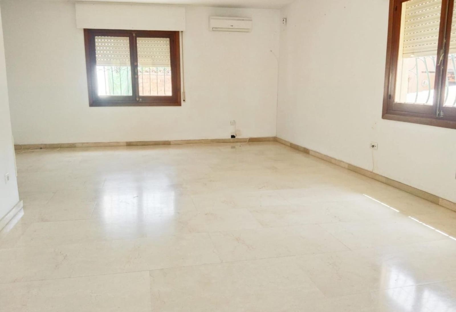 5 Zimmer Villa zu verkaufen in El Coto mit Pool Garage - 700.000 € (Ref: 9558672)