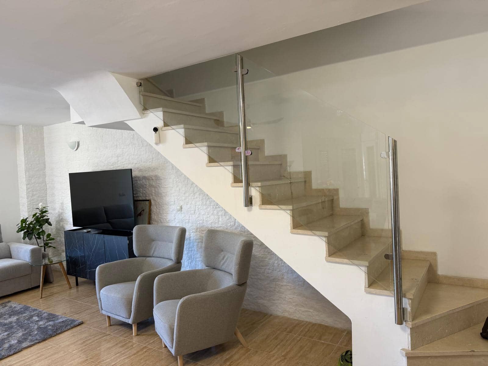 4 bedroom Terraced Villa for rent in Fuengirola with pool garage - € 2,900 (Ref: 9568505)