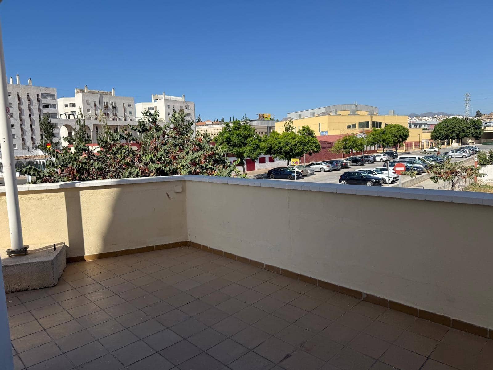 4 bedroom Terraced Villa for rent in Fuengirola with pool garage - € 2,800 (Ref: 9568505)