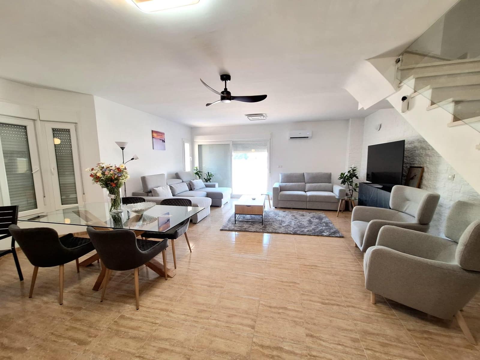4 bedroom Terraced Villa for rent in Fuengirola with pool garage - € 2,800 (Ref: 9568505)
