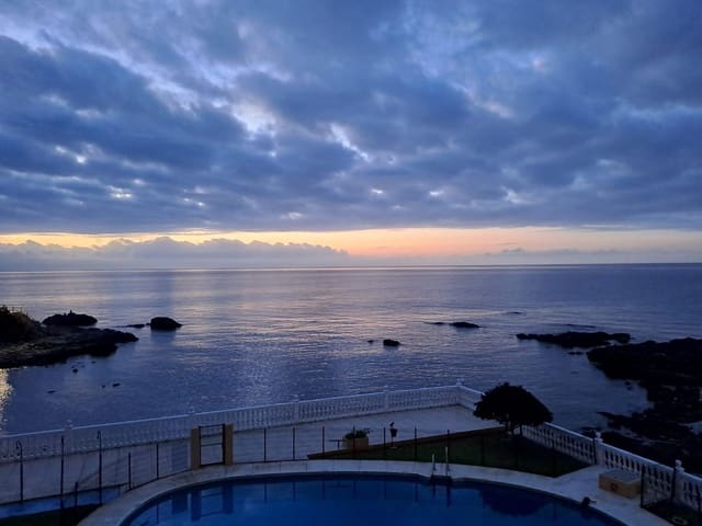 2 bedroom Flat for sale in Torremuelle, Benalmádena with pool - € 529,950 (Ref: 9639461)