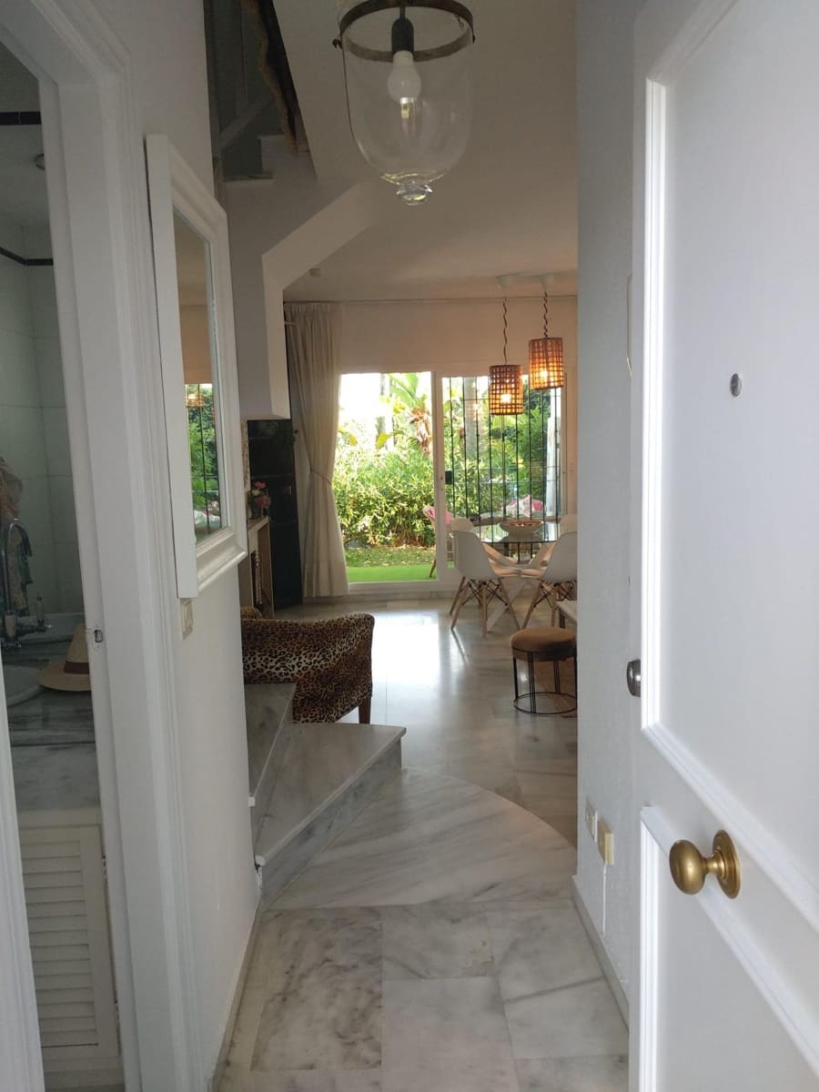 2 sovrum Radhus att hyra i Riviera del Sol med pool - 1 500 € (Ref: 9644954)