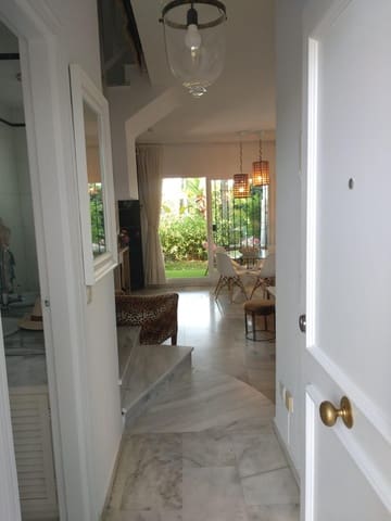Adosado de 2 habitaciones en Riviera del Sol, Mijas en alquiler con piscina - 1.500 € (Ref: 9644954)