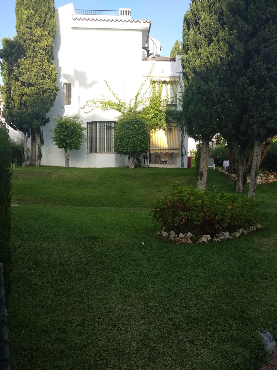 2 sovrum Radhus att hyra i Riviera del Sol med pool - 1 500 € (Ref: 9644954)