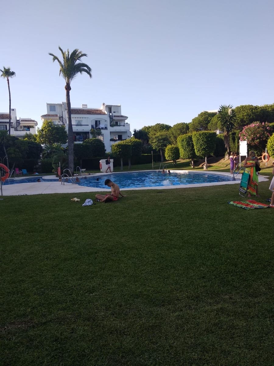 2 sovrum Radhus att hyra i Riviera del Sol med pool - 1 500 € (Ref: 9644954)