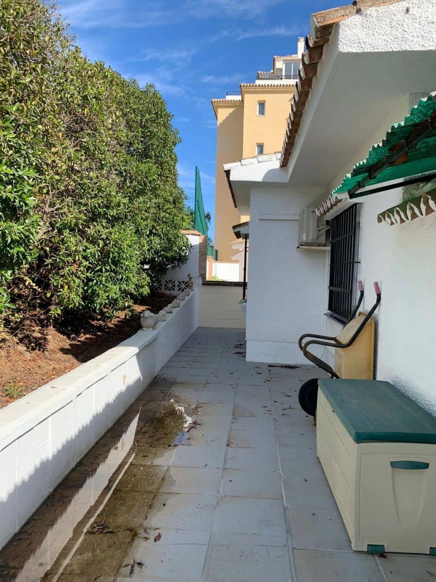 3 soveværelse Villa til salg i La Cala de Mijas med garage - € 693.500 (Ref: 9711922)
