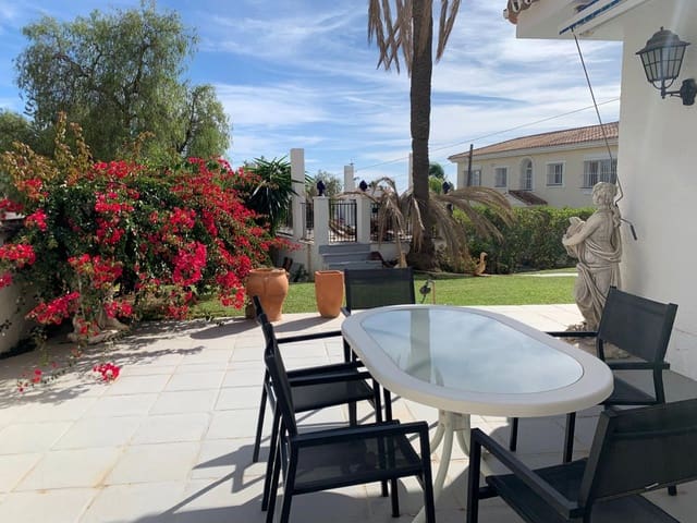 Chalet de 3 habitaciones en La Cala de Mijas, Mijas en venta con garaje - 693.500 € (Ref: 9711922)