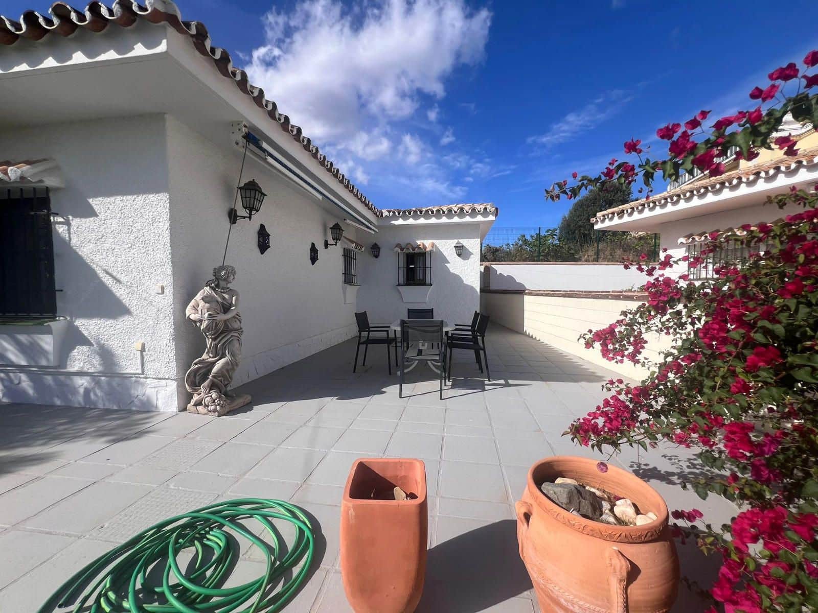 3 soveværelse Villa til salg i La Cala de Mijas med garage - € 693.500 (Ref: 9711922)