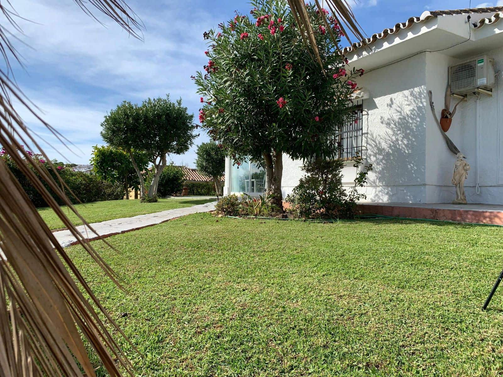 3 soveværelse Villa til salg i La Cala de Mijas med garage - € 693.500 (Ref: 9711922)