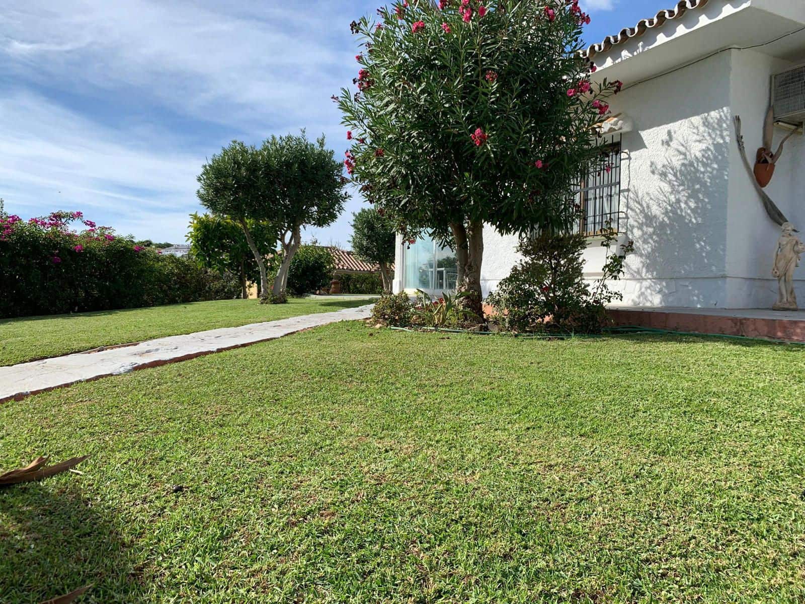 3 soveværelse Villa til salg i La Cala de Mijas med garage - € 693.500 (Ref: 9711922)