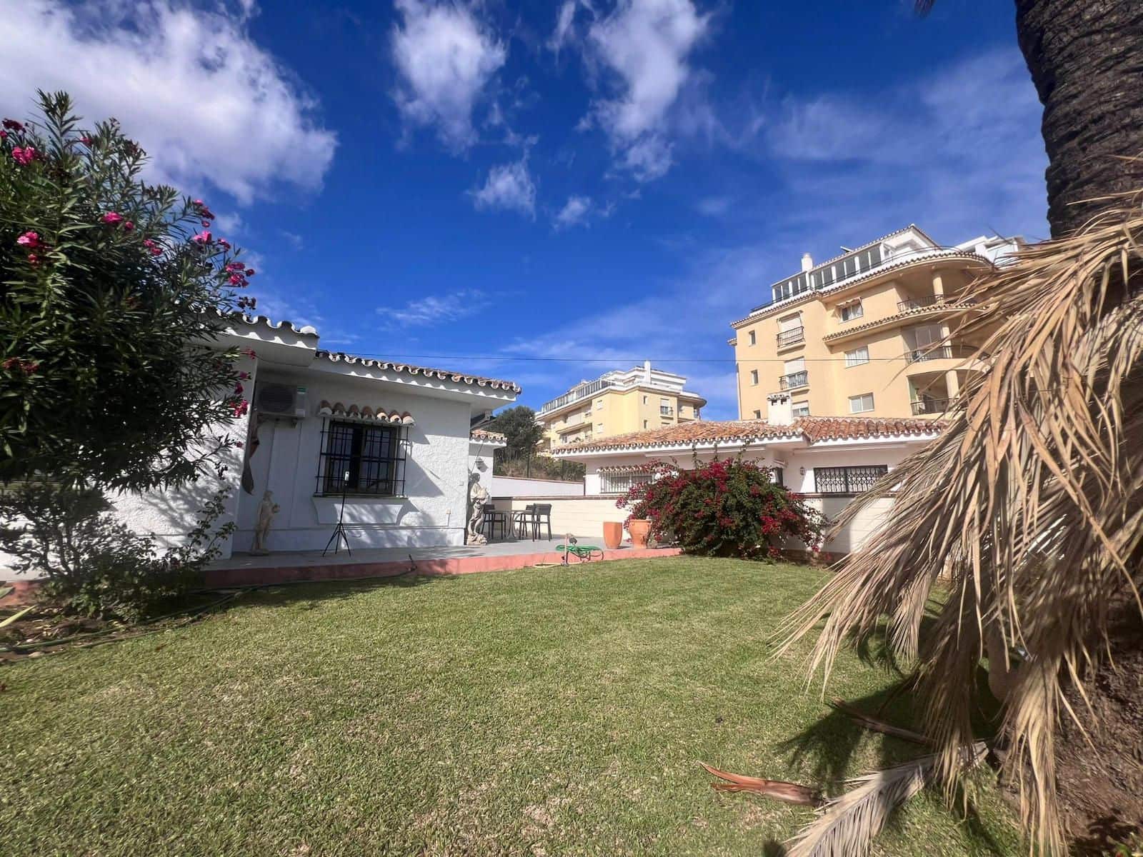 3 soveværelse Villa til salg i La Cala de Mijas med garage - € 693.500 (Ref: 9711922)