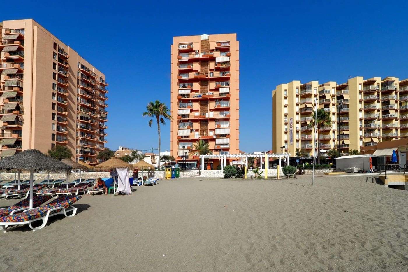 Piso de 2 habitaciones en Fuengirola en alquiler - 900 € (Ref: 9729310)