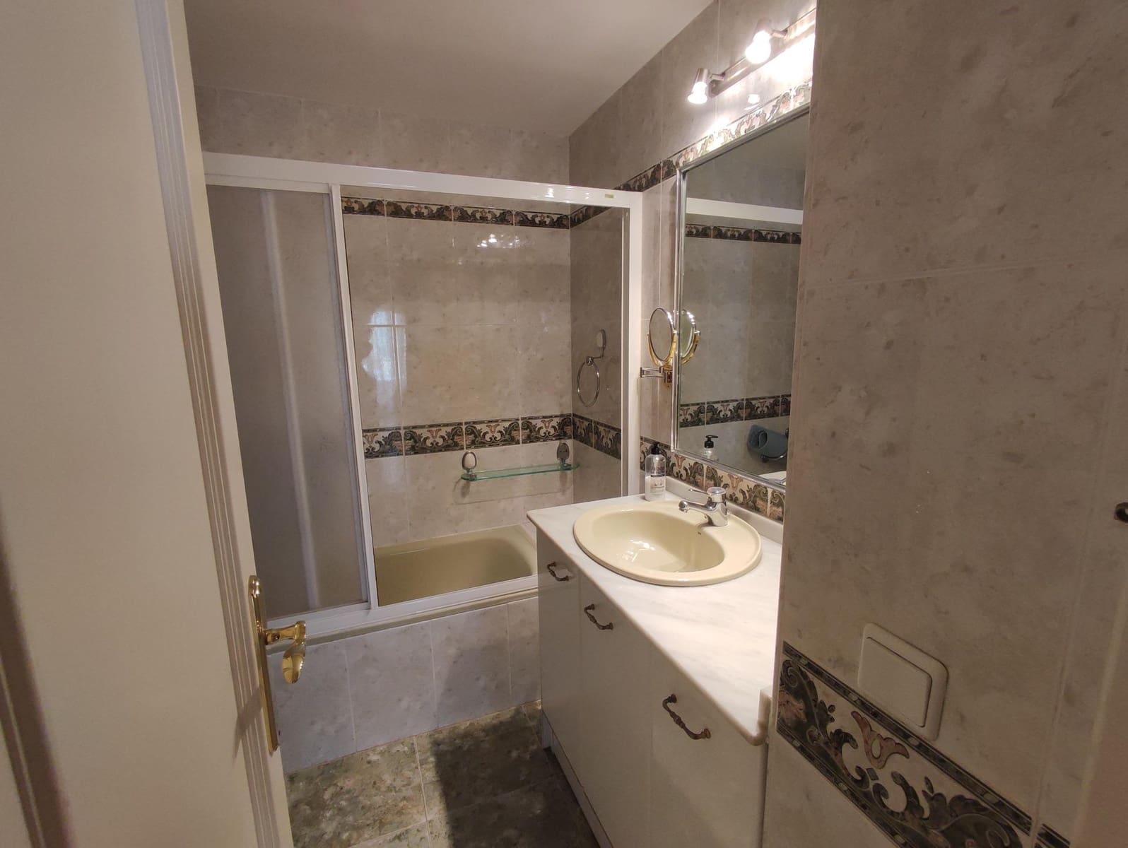 3 soverom Leilighet til leie i Fuengirola med garasje - € 1 700 (Ref: 9741705)