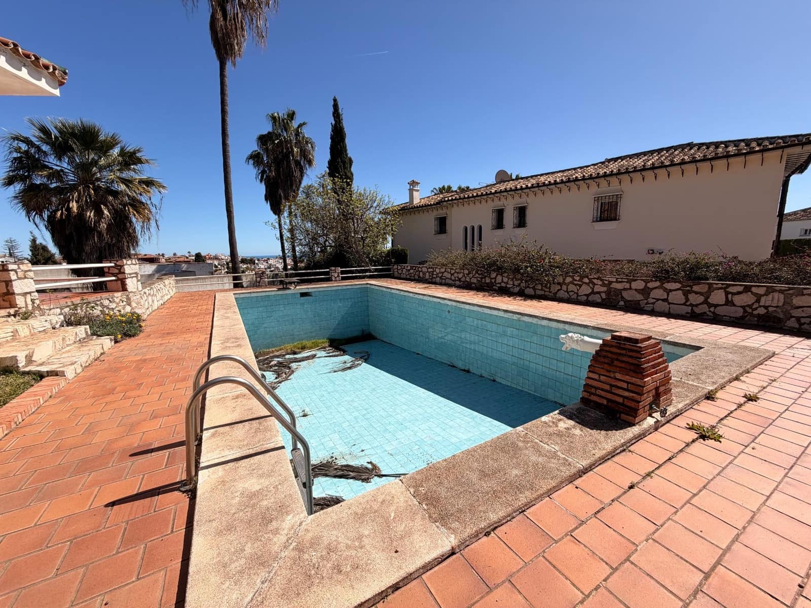 7 bedroom Villa for sale in Mijas with pool garage - € 1,550,000 (Ref: 9784059)