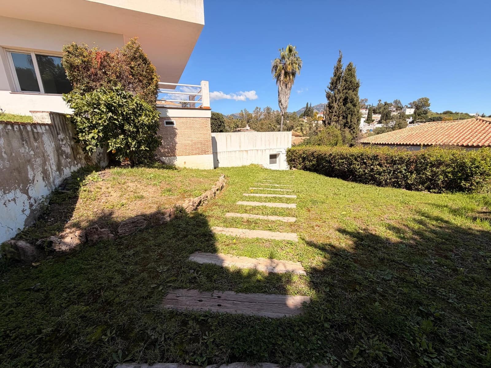 7 bedroom Villa for sale in Mijas with pool garage - € 1,550,000 (Ref: 9784059)