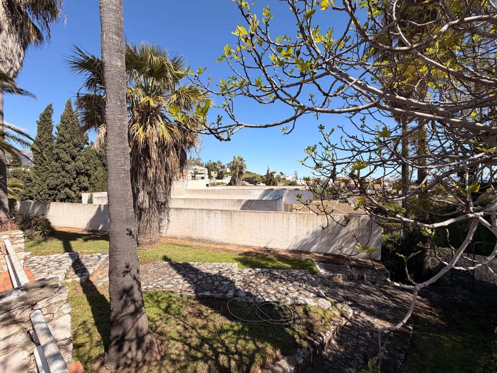 7 bedroom Villa for sale in Mijas with pool garage - € 1,550,000 (Ref: 9784059)