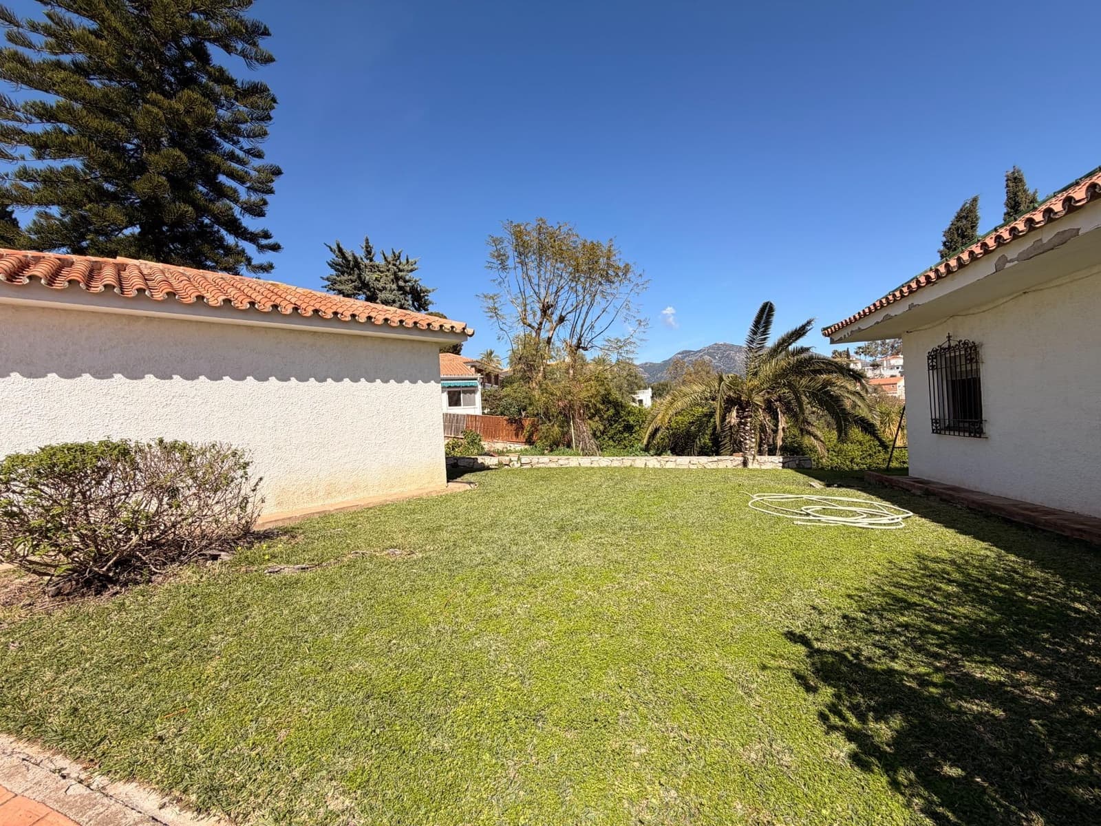 7 bedroom Villa for sale in Mijas with pool garage - € 1,550,000 (Ref: 9784059)