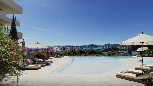 Piso de 2 habitaciones en Los Pacos, Fuengirola en venta con piscina garaje - 345.000 € (Ref: 9797041)