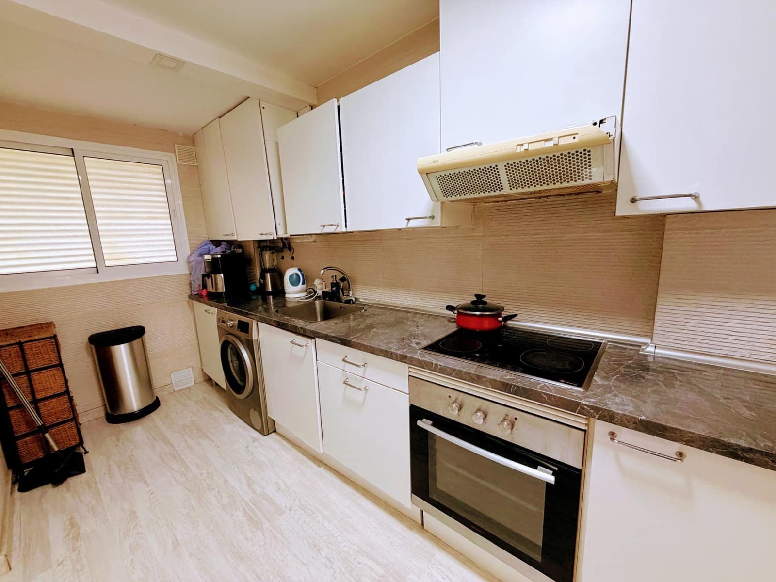 2 soverom Leilighet til salgs i Torrequebrada med svømmebasseng garasje - € 375 000 (Ref: 9826649)