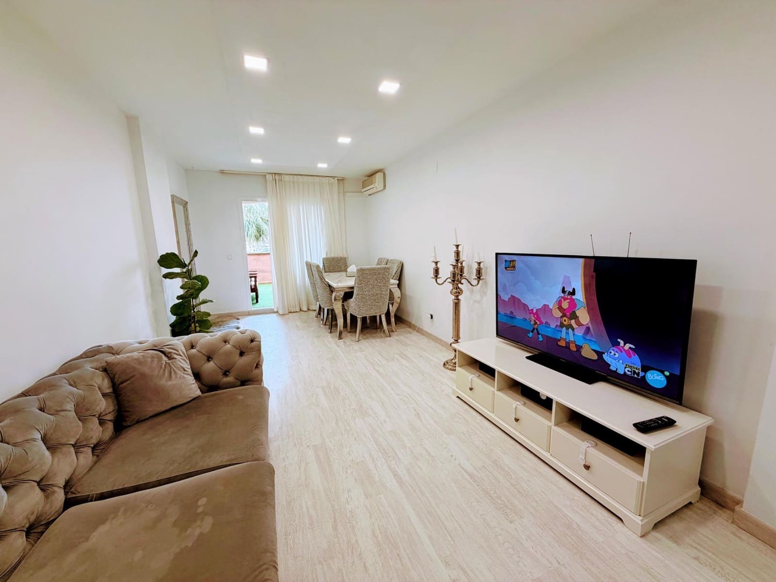 2 soverom Leilighet til salgs i Torrequebrada med svømmebasseng garasje - € 375 000 (Ref: 9826649)