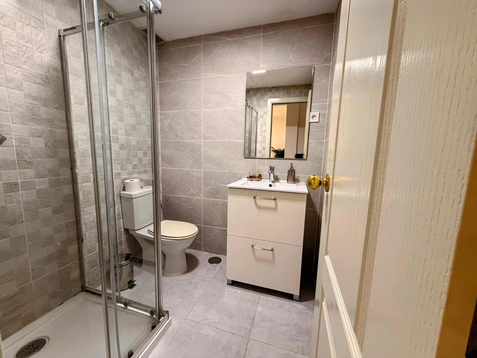 2 soverom Leilighet til salgs i Torrequebrada med svømmebasseng garasje - € 375 000 (Ref: 9826649)