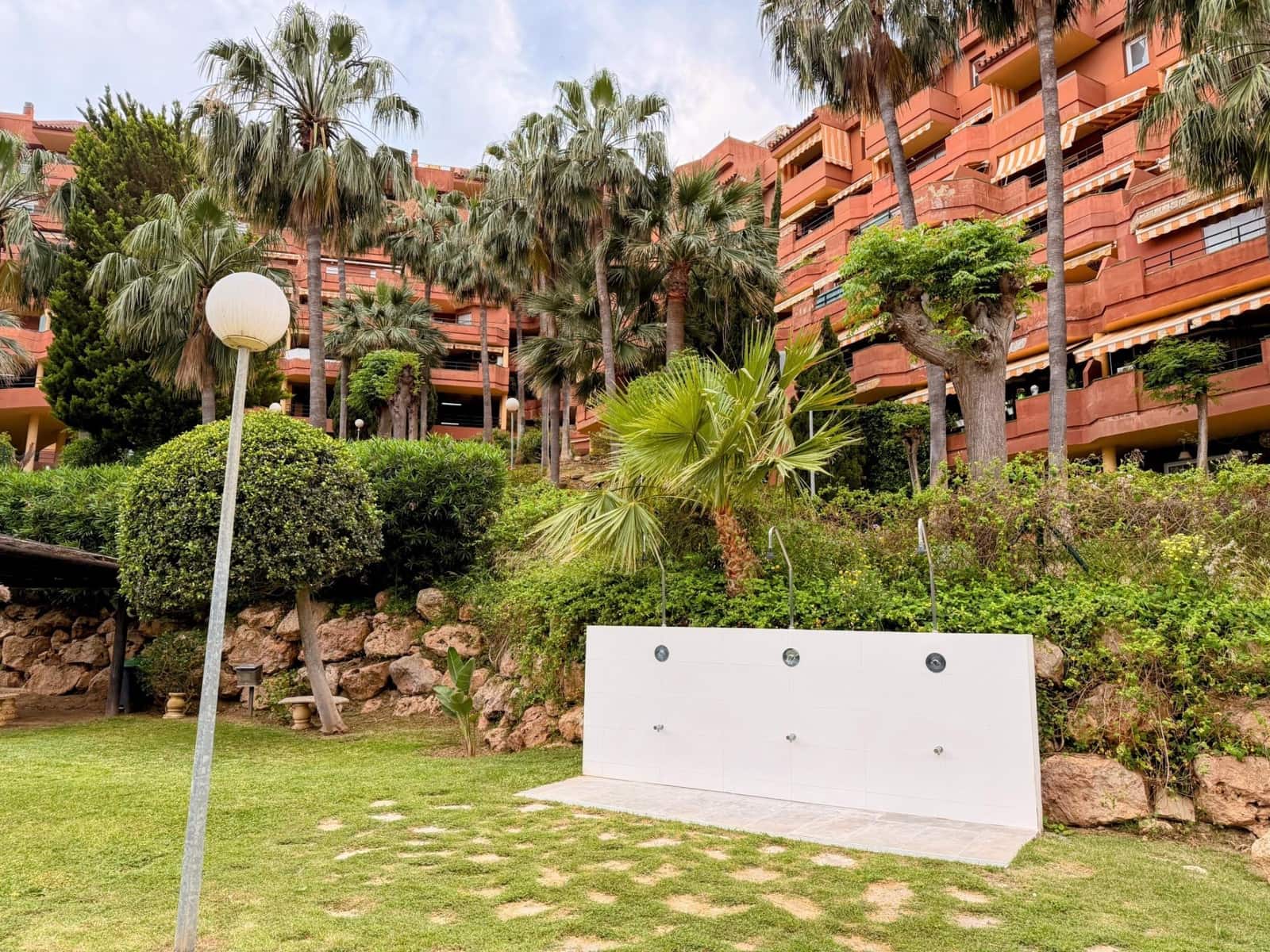 2 soverom Leilighet til salgs i Torrequebrada med svømmebasseng garasje - € 375 000 (Ref: 9826649)