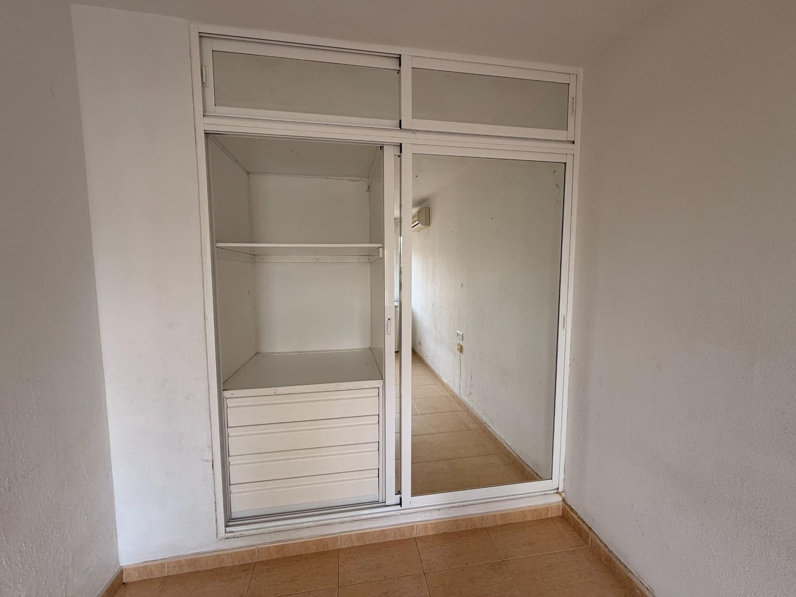 Studio for sale in Torrequebrada with pool - € 110,000 (Ref: 9826650)