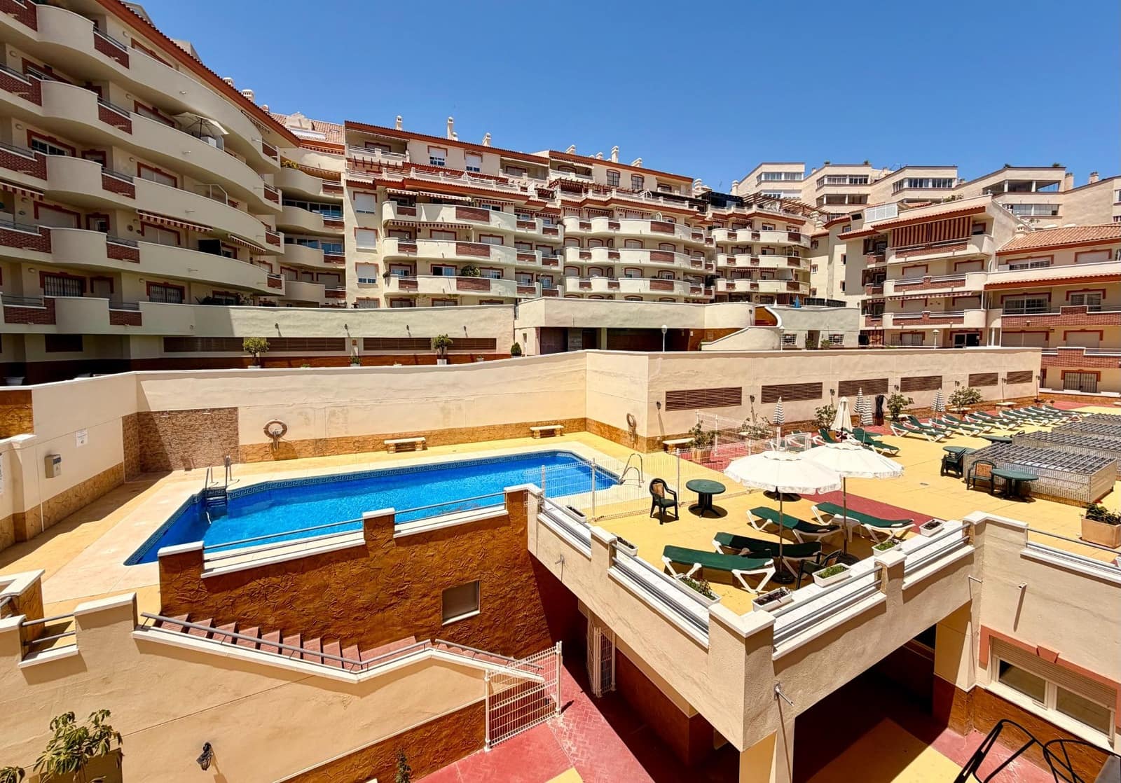 Apartamento de 1 habitación en Torrequebrada en alquiler con piscina garaje - 1.200 € (Ref: 9827153)