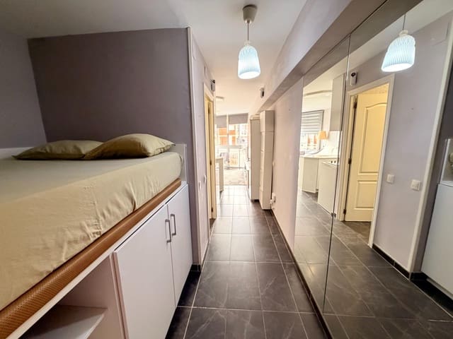 1 bedroom Studio for rent in Benalmádena with pool - € 850 (Ref: 9861841)