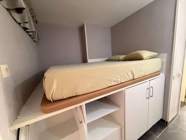 1 bedroom Studio for rent in Benalmádena with pool - € 850 (Ref: 9861841)