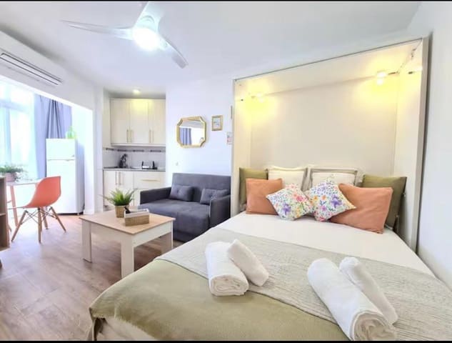 Estudio en Cortijo Torrequebrada, Benalmádena en alquiler con piscina - 800 € (Ref: 9997099)