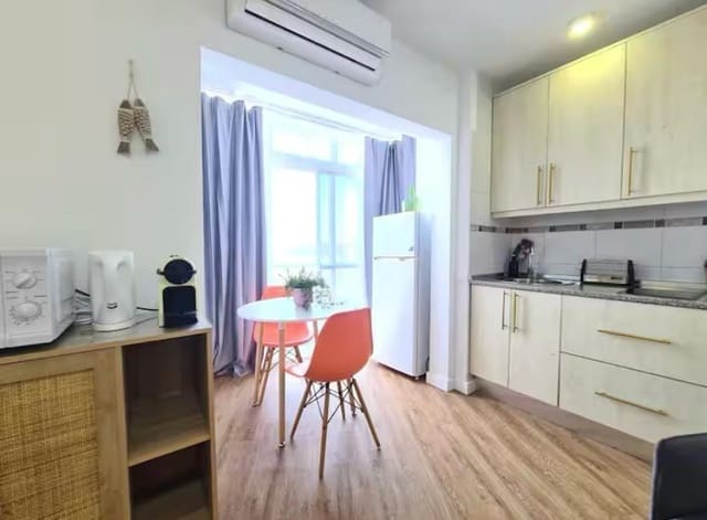 Estudio en Cortijo Torrequebrada, Benalmádena en alquiler con piscina - 800 € (Ref: 9997099)